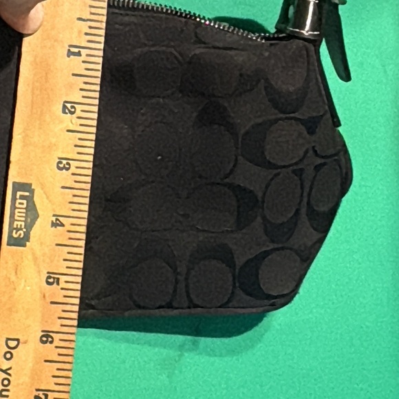 Vintage Coach Black mono Jacquard Signature shoulder bag - Picture 13 of 13